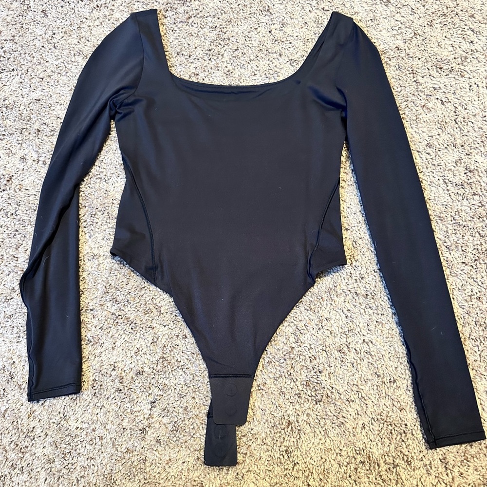 Women’s Lululemon Black Long Sleeve Bodysuit